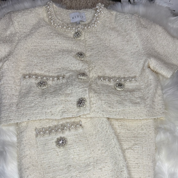 MABLE Cream Textured Skirt Set - Picture 2 of 15